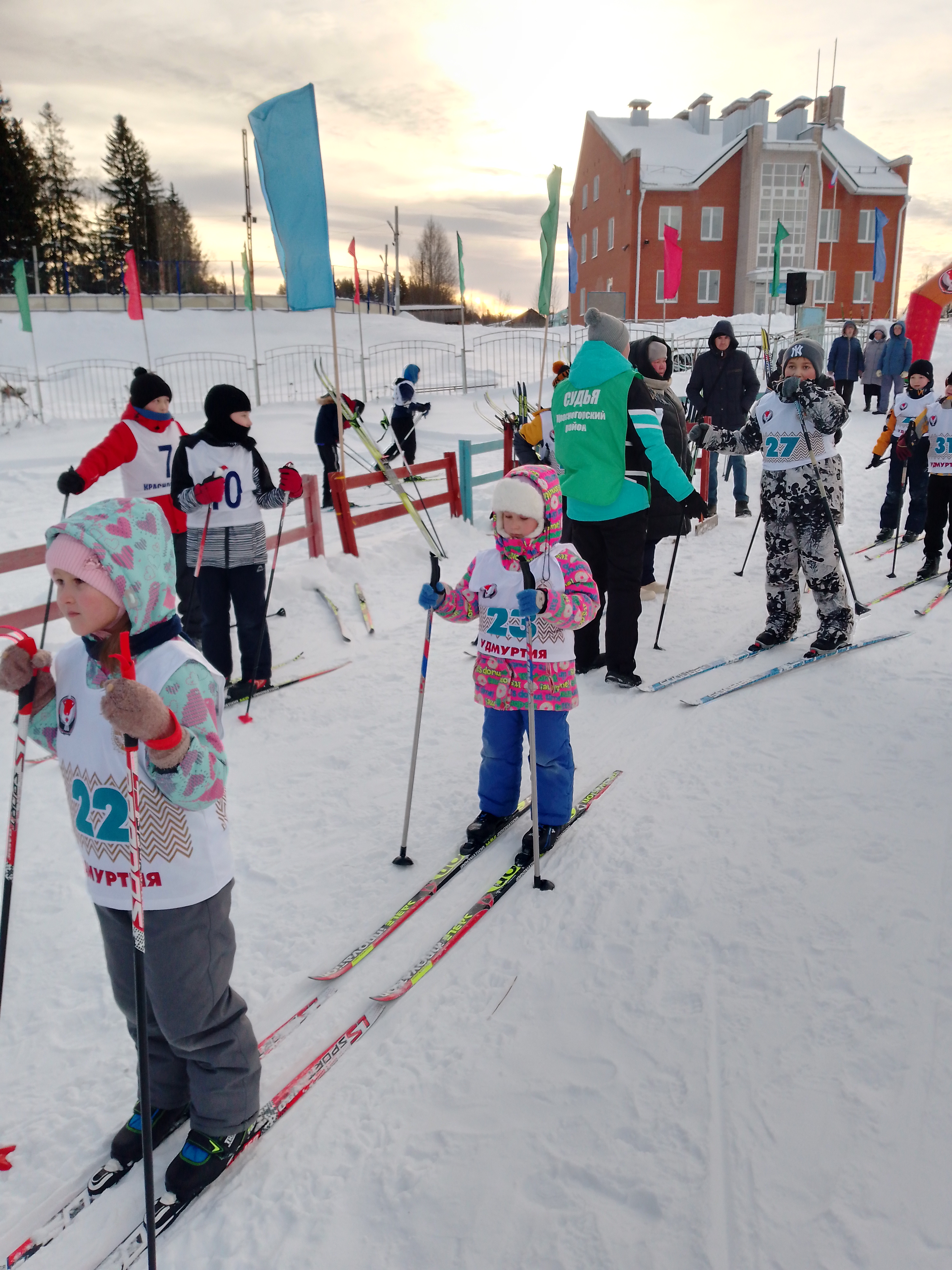 Приняли участие в личном Первенстве Красногорского района по лыжным гонкам «Открытие зимнего спортивного сезона».