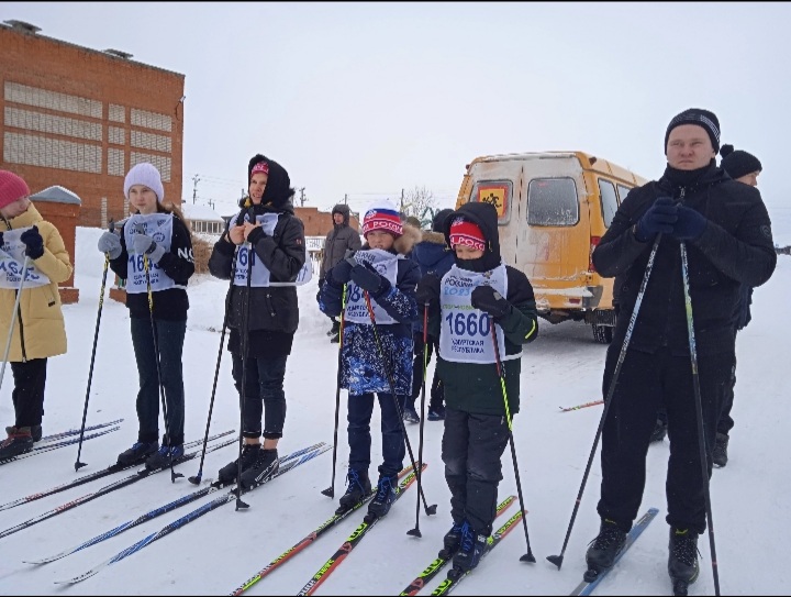 «Лыжня России» — ежегодное спортивное мероприятие для любителей беговых лыж..